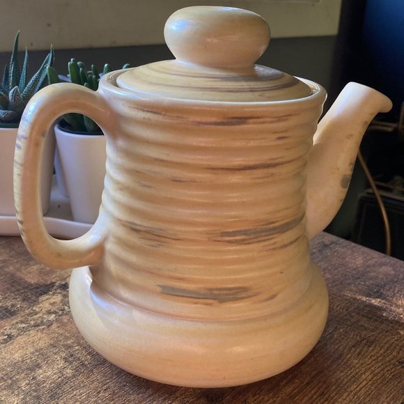 Cena-Belle pottery teapot - Picture 3 of 5